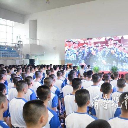 一飞冲天：全民战鹰飞机小游戏引领空战新潮流，体验不一样的激情刺激