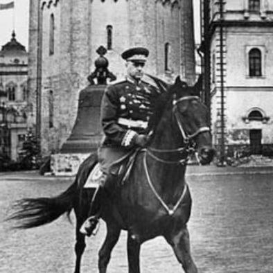 三国志名将令最新版全面解析：巅峰对决功能揭秘与战略布局技巧分享