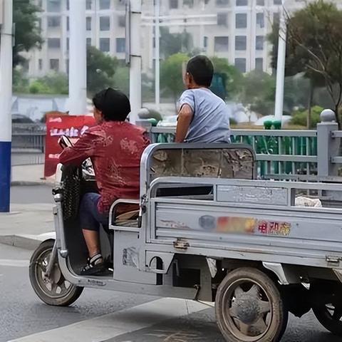 探寻能源替代方案：当我们面临'往日不再，没油了怎么办'的环境威胁时，可持续和环保的选择是什么？