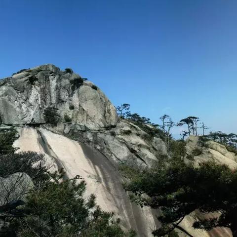 (浮生若梦的理解)浮生若梦，若隐若现，寻找生活中的真谛和意义