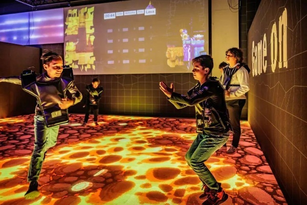 (沉浸式真人剧场是什么)沉浸式真人互动剧情体验，全新手游玩法震撼来袭