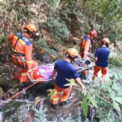 (绳索英雄类游戏大全)体验紧张刺激，盘点那些在绳索战斗英雄游戏中斩获胜利的瞬间