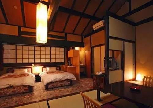 胶囊旅馆第二季：沉浸式探索都市生活与独特住宿体验的完美结合