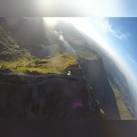 (飞机大战游戏视频)免费下载飞机大战游戏，挑战空中王者的极限飞行技能