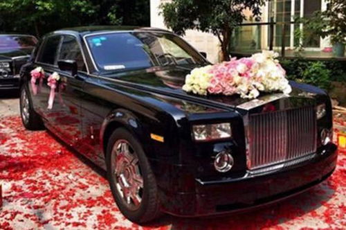 (哈尔滨劳斯莱斯车队)哈尔滨劳斯莱斯出婚礼价格一览：想知道多少钱？