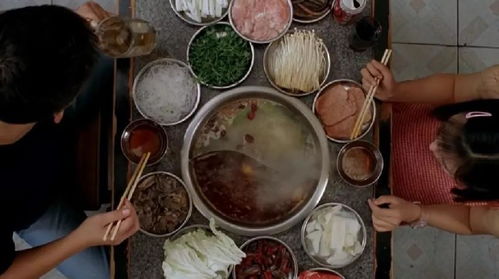 (男女吃火锅意味什么)男女之间吃火锅的隐喻:热辣情感下的情感交流与磨合 (男女吃火锅意味什么)男女之间吃火锅的隐喻:热辣情感下的情感交流与磨合