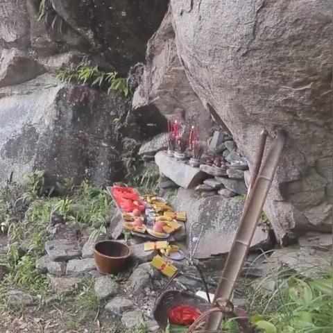 (血色浪漫的爱情)在血色浪漫的旋律中,探索爱与牺牲交织的动人故事 (血色浪漫的爱情)在血色浪漫的旋律中,探索爱与牺牲交织的动人故事