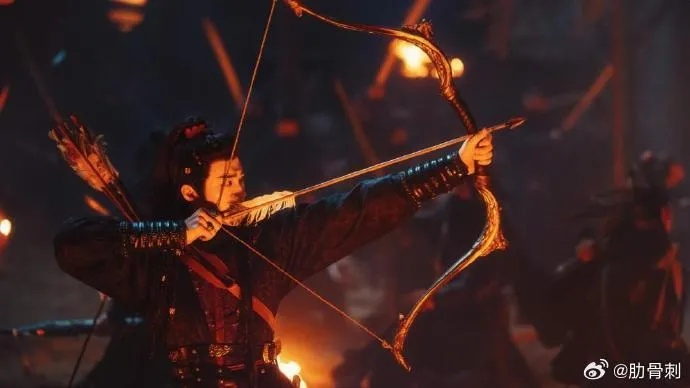 一击必中顾意弦，神箭穿心长江岸