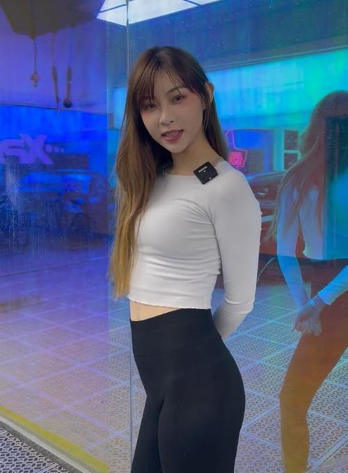 针对网友疑问：《明境》游戏是否已经停服？以及此事件对玩家影响的分析