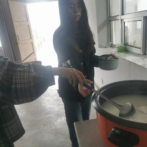 (关于早餐的小故事)100种有趣的早餐小故事，让你每天早餐都充满惊喜与快乐