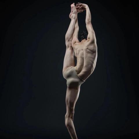 小学生画光影最简单：通过简单的线条和色彩，小朋友们轻松捕捉光影的魅力