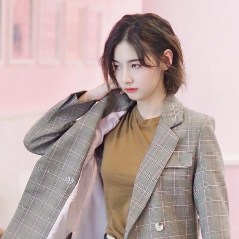 小学生画光影最简单：通过简单的线条和色彩，小朋友们轻松捕捉光影的魅力