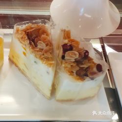 (坚果酸奶慕斯怎么吃)【美味又健康：坚果派对风味酸奶慕斯蛋糕的制作方法大揭秘】