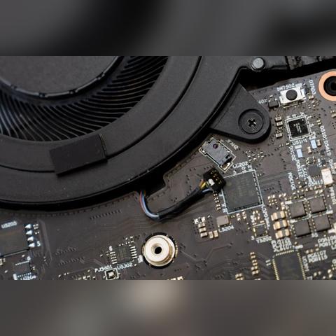 电脑排线在哪个位置？怎样正确连接电脑排线？了解电脑排线的摆放位置和连接方法