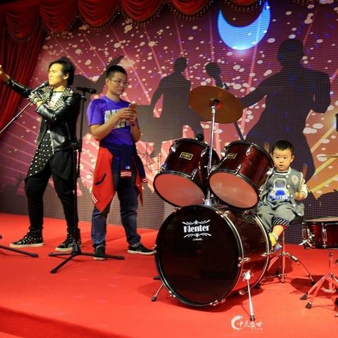 (异次元穿梭游戏)穿越时空的异次元冲刺游戏：挑战未知领域，探寻无限可能性