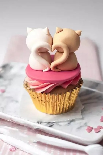 (猫咪甜品名字)美味又可爱！猫咪糕点让您享受双重滋味的甜点体验