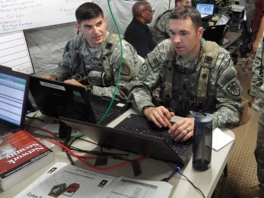 五角大厦神秘行动揭秘：手机反恐特别行动中如何通过网络战骚扰与定位猎杀恐怖分子