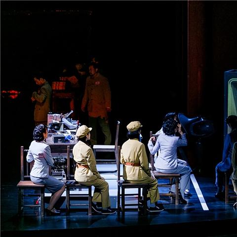 任播音员职责及要求大揭秘：作为主任播音员，该如何胜任这一职位？