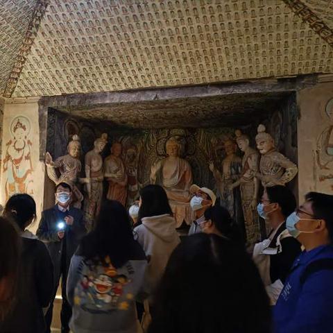 探索盛世Online：深度解析网络科技如何帮助构建多元化、繁荣共享的数字化新时代