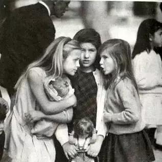 (西班牙塞尔维亚景点)探寻塞维尔意思：西班牙历史悠久的风情之城