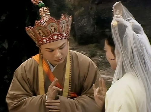 (孙悟空被紧箍咒念的头痛欲裂)孙悟空被紧箍咒的原著情节揭秘：无法自由的魔幻奇遇！