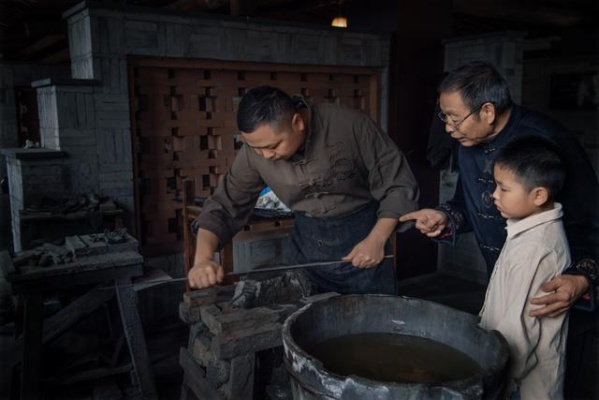 探索古老秘境：揭开铸剑的地方神秘面纱，探寻古代匠人智慧传承之谜