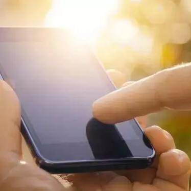 (电脑提示自动关机是怎么回事)为什么我的电脑会在未经提示下自动关机重启？