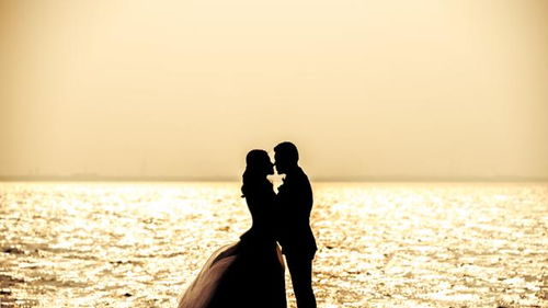 如何优雅地表达另一个我的内涵与丰富性：探索多重自我的深层次解读与呈现