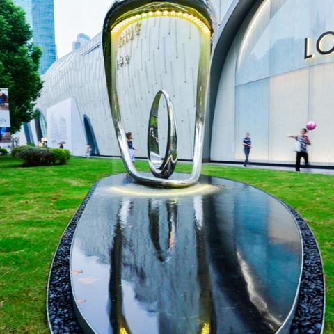 (舞动青春镜面示范分解视频)璀璨绽放的《舞动青春》镜面：展现青春无限可能