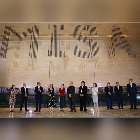 (舞动青春镜面示范分解视频)璀璨绽放的《舞动青春》镜面：展现青春无限可能