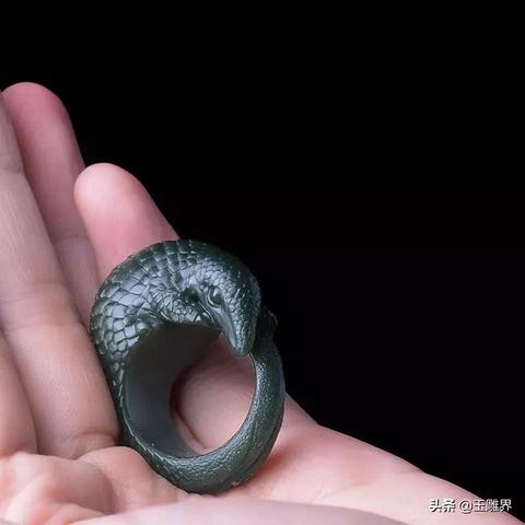 详细解析：如何在玩游戏《指尖君王》时设置声音，享受更真实的游戏体验