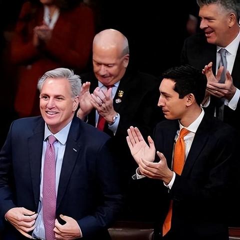 (三国英雄骑的马)三国英雄会战马：豪杰驰骋沙场，共谱英雄传奇的惊世之战