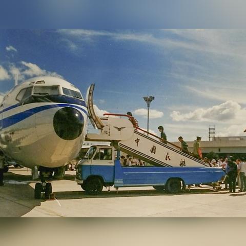 探索最新游戏乐趣：危机航线抢先版最新版在哪下载及详细游玩攻略解析