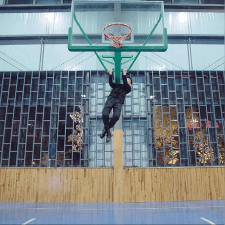 (《你是我的城池营垒》电视剧名字)《你是我的城池营垒》导演：探讨爱情与权谋的电视剧幕后推手