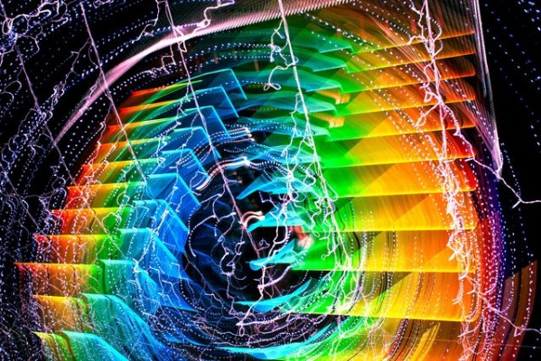 探索无限概念的多维度：从数学到哲学再到科学的深刻影响与应用