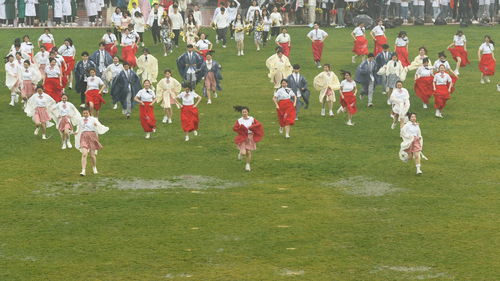 充满活力的舞蹈动画：时而激烈时而温柔，类似舞动青春的热血故事