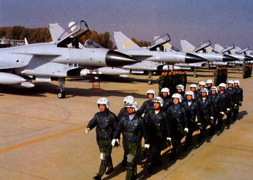 探索空军之翼：揭示航空战术与飞行精神在现代空战中的重要性与发展趋势