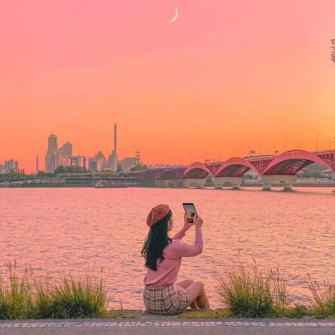 逐鹿中原下一句接什么：策马奔腾，势不可挡，纵横驰骋，驰骋万里。