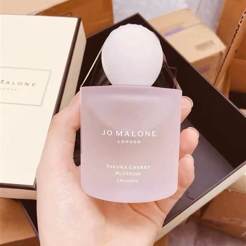 花与香水与猫：揭示这些生活元素为何在电商平台被下架的背后原因