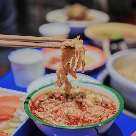 (关于吃串串香的作文)品味烟火气：享受美食文化的乐趣——吃串串作文300-400字