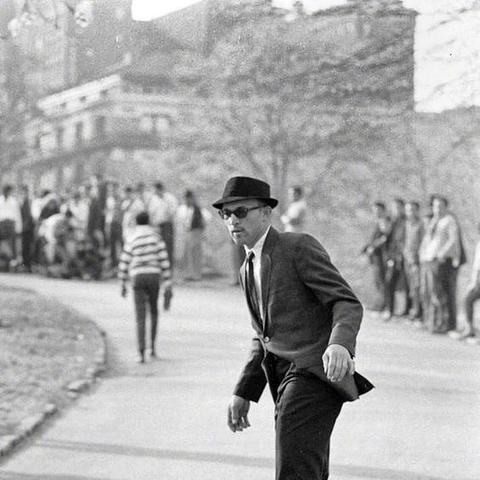 (彩虹滑板车)彩虹滑板色彩冲浪中文版：展现多彩世界的极限运动方式