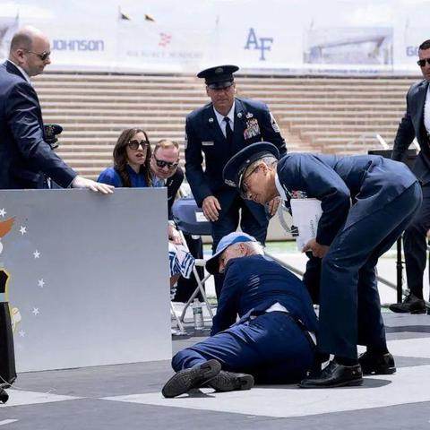 (绊倒的家伙游戏怎么联机)绊倒的家伙(联机版：让你摔倒的对手，一同探索冒险世界