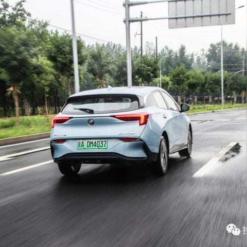 全面探索：拥堵城市生存攻略及智慧出行建议，助你轻松穿梭城市迷雾