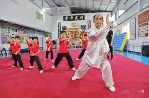 全民武馆阵法:打造全民健身新风尚,传承传统武术文化的创新之路。 全民武馆阵法:打造全民健身新风尚,传承传统武术文化的创新之路。