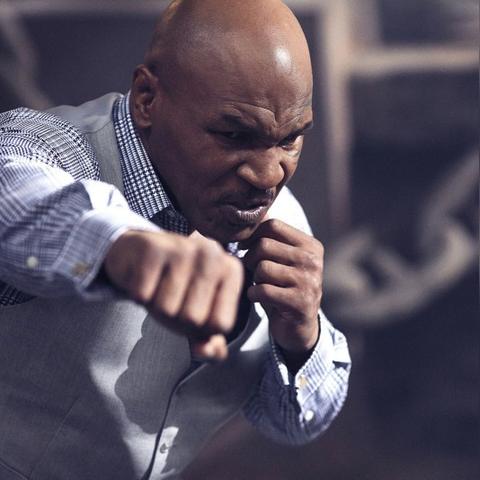 左一拳右一拳下一句是什么？战斗之间传递的力量是什么？揭秘拳击运动的奥秘和魅力。