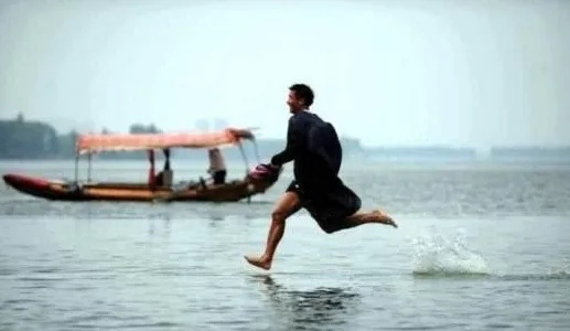 (轻功水上漂视频综艺节目)轻功水上漂—揭秘这一传奇武功背后的神秘传承与传承者