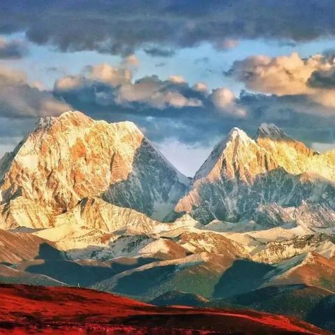 闪耀金秋，众神派对盛宴——狂欢时刻，盛装庆典，气氛热烈。