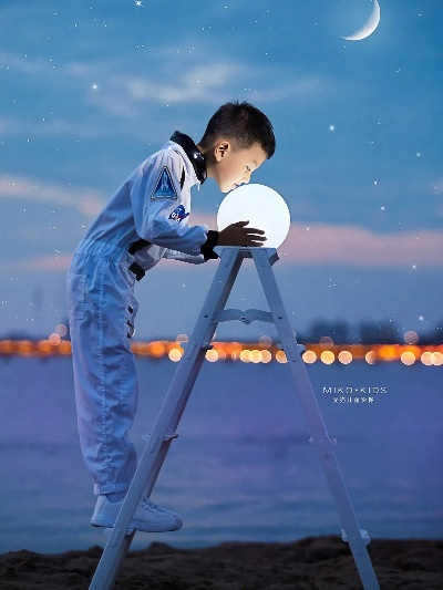 (月亮船载的小小心愿是什么)月亮小船长，带我穿越浩瀚星空的梦想之旅