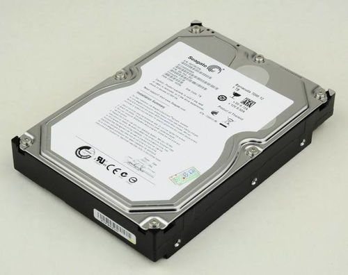 在电脑配机时，选择使用机械硬盘还是固态硬盘？两者优缺点比较，你该如何做选择？