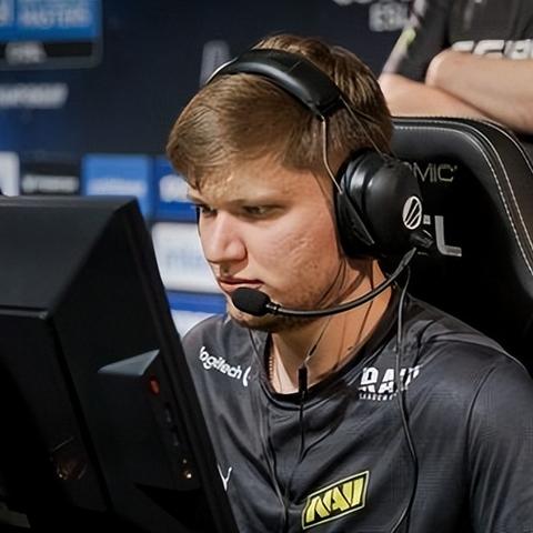 (cf 手机版)最新更新的CF手机版，精彩刺激的射击游戏等你来挑战！